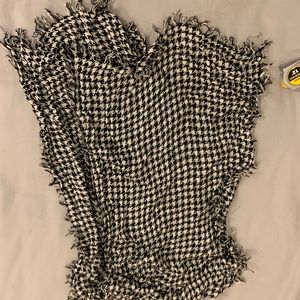 Houndstooth rayon scarf. Great silky texture.